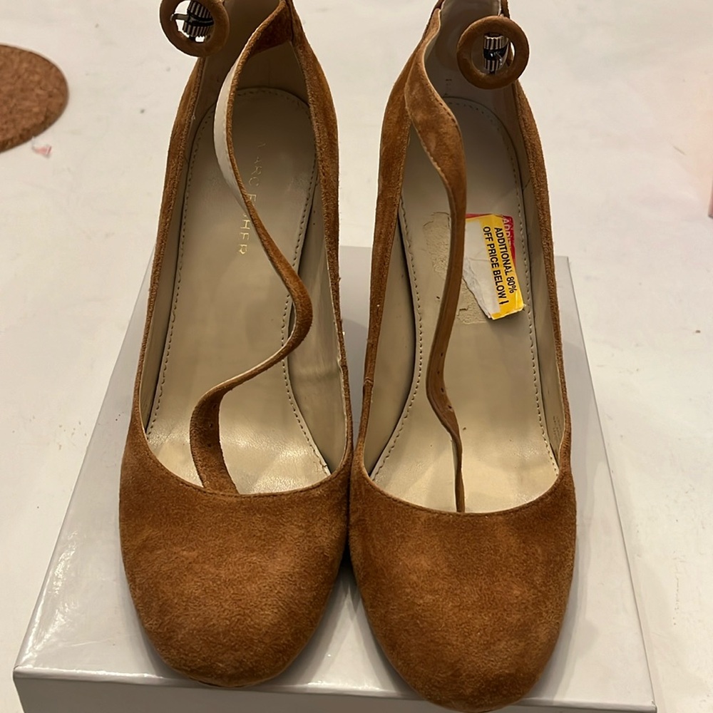 Marc Fisher Mfion size 8 brown suede